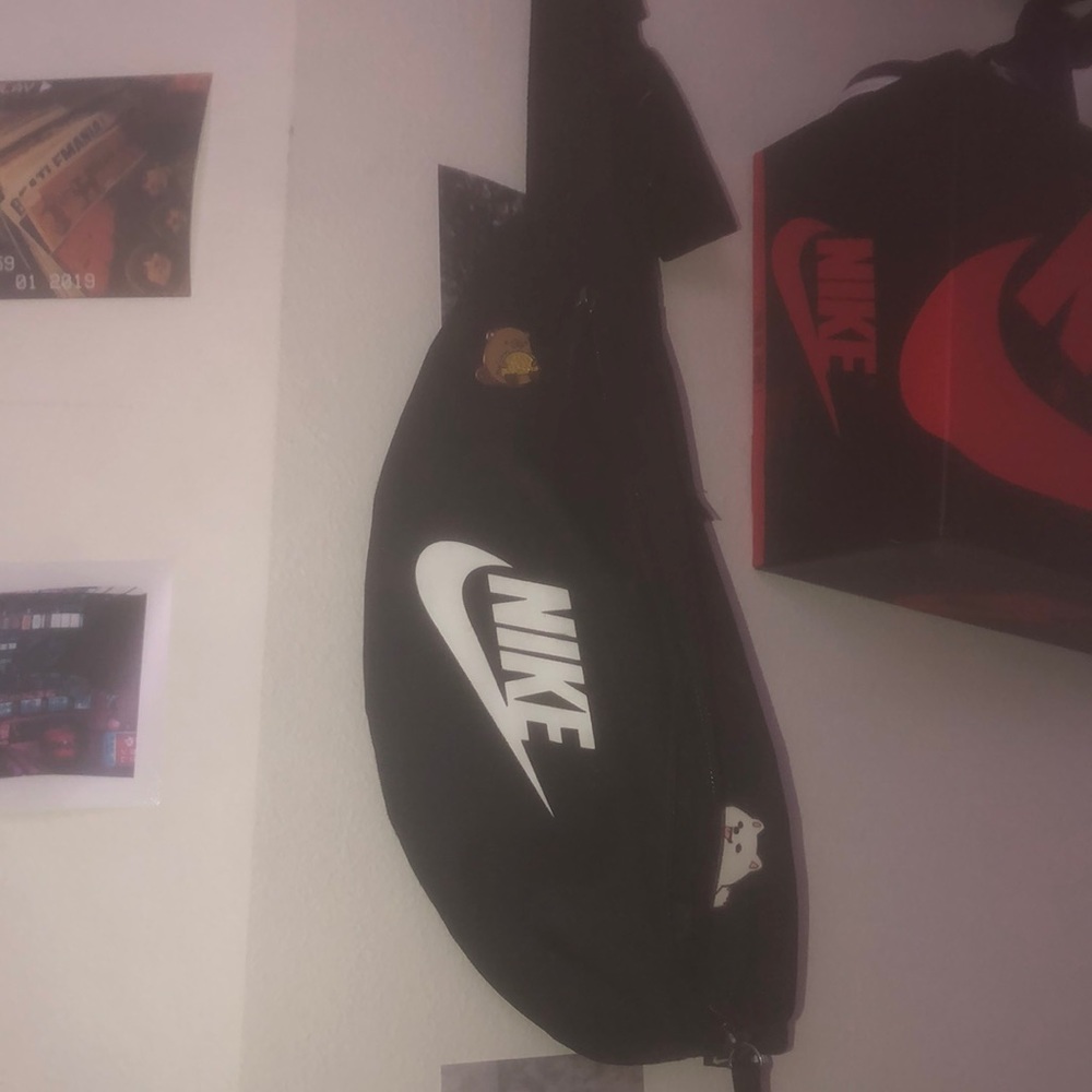 nike black fanny pack!